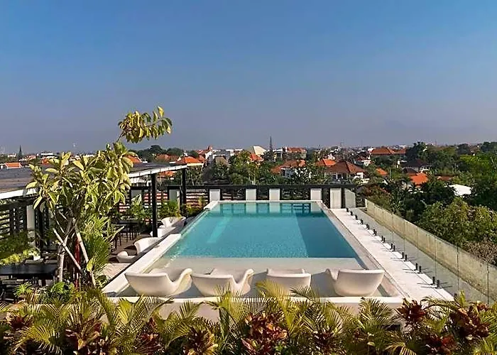 By Alex Complex N5 Hotel 4*